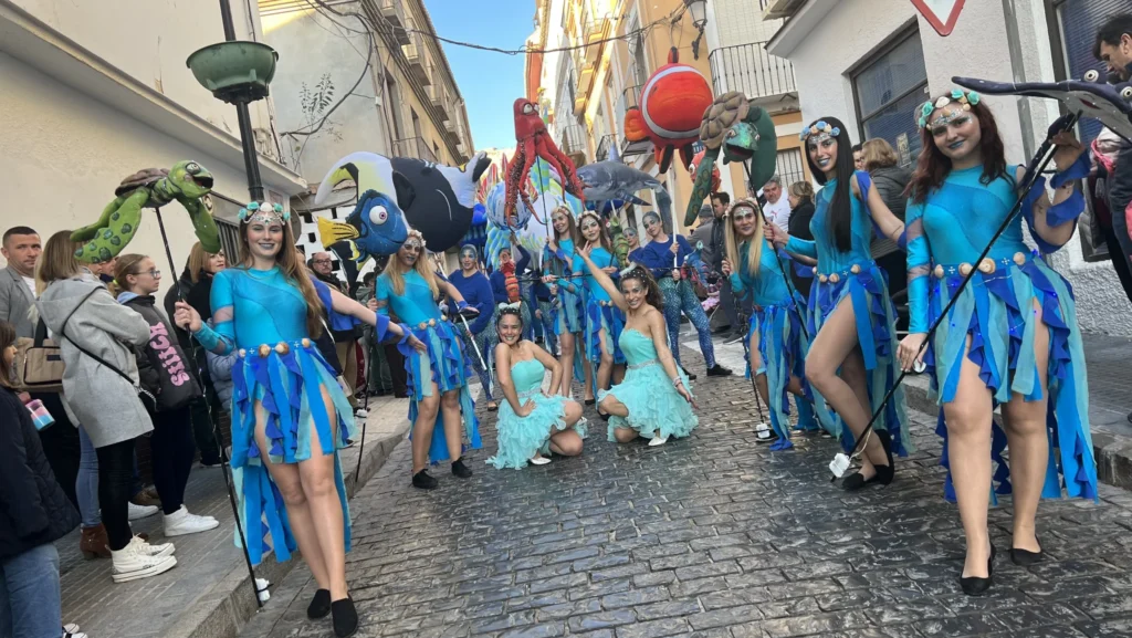 Pasacalles del mar en fiestas populares de municipio de Andalucía
